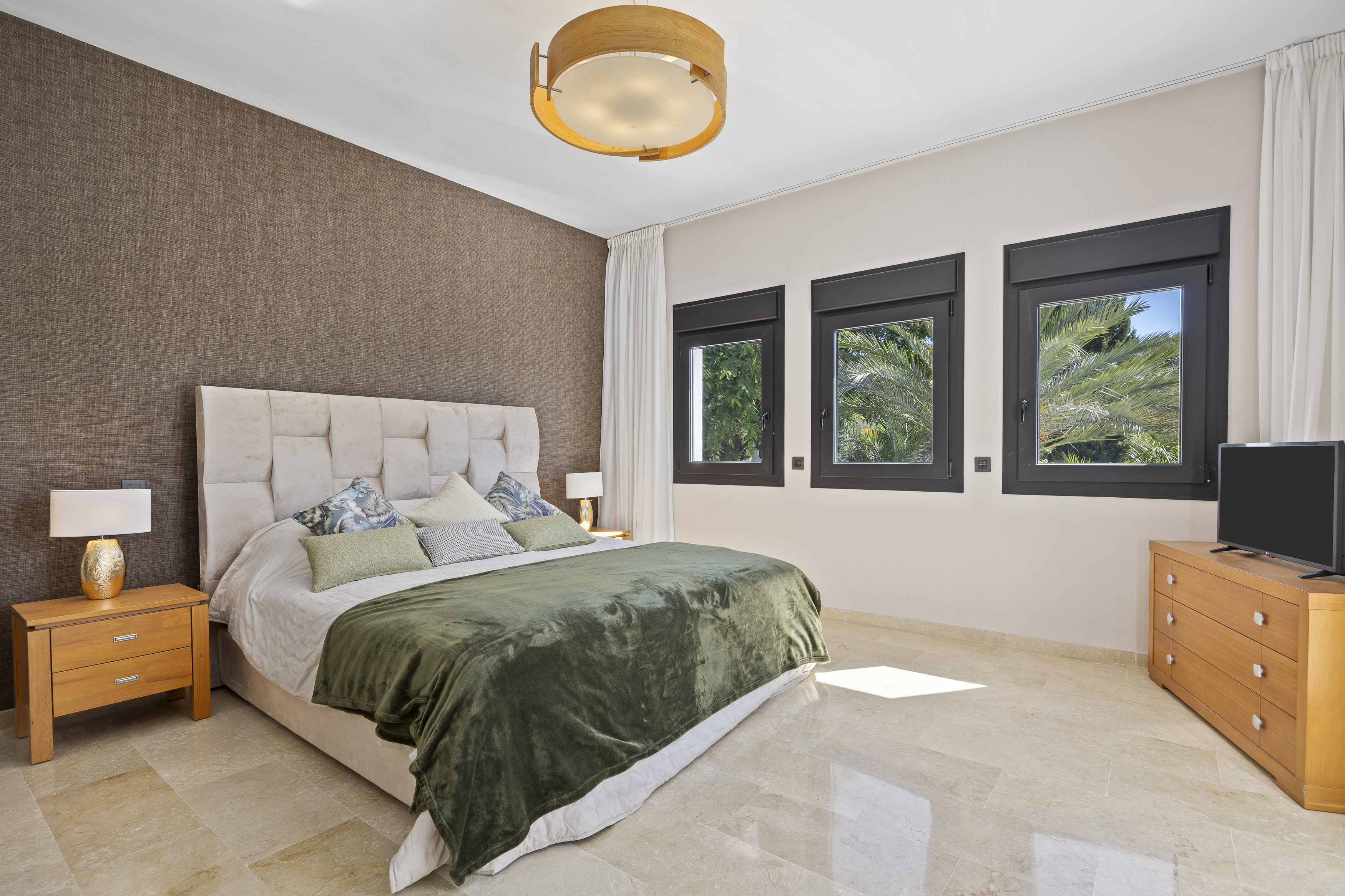 Villa · Benahavis · (79239KDT)