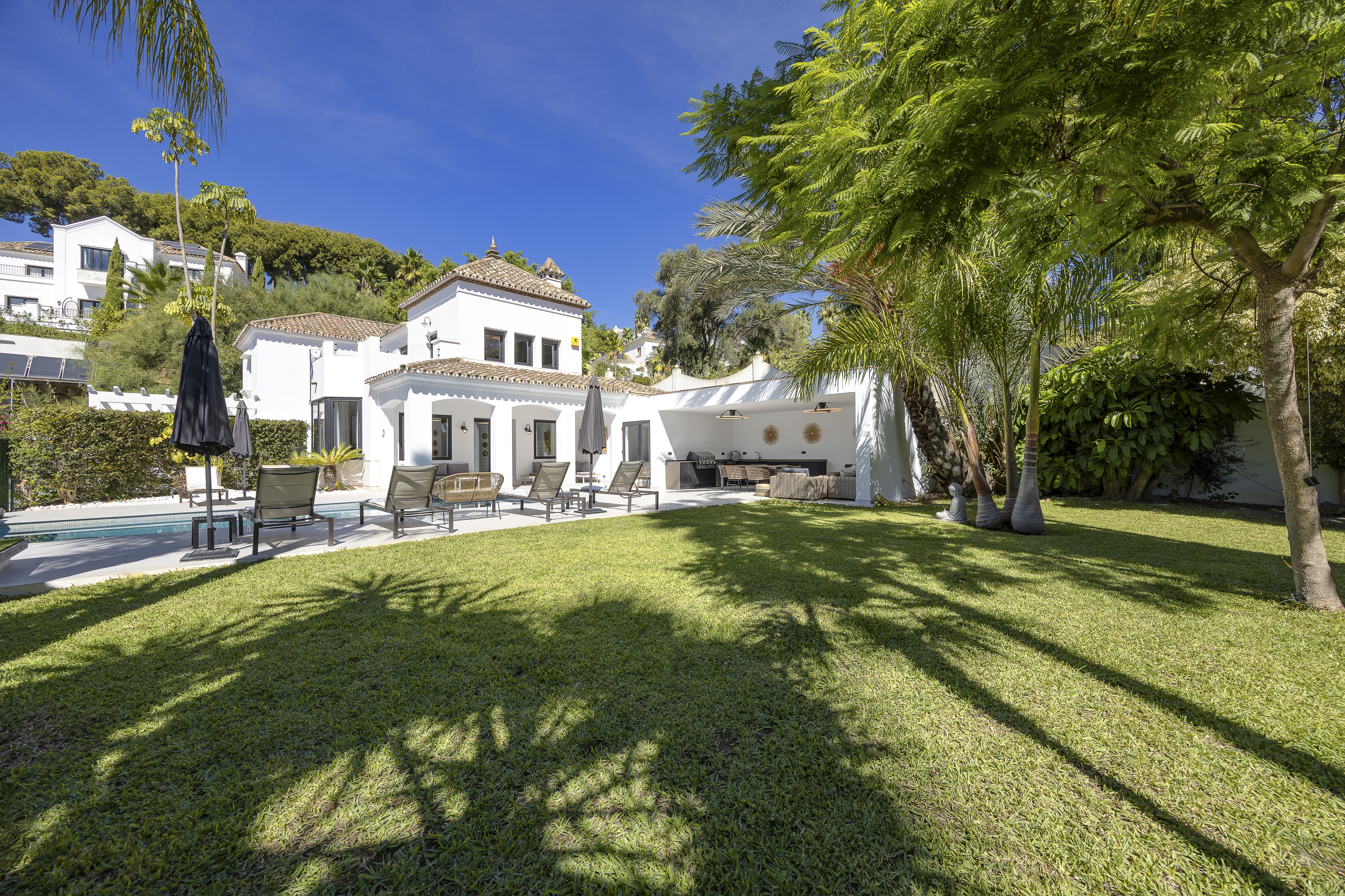 Villa · Benahavis · (79239KDT)