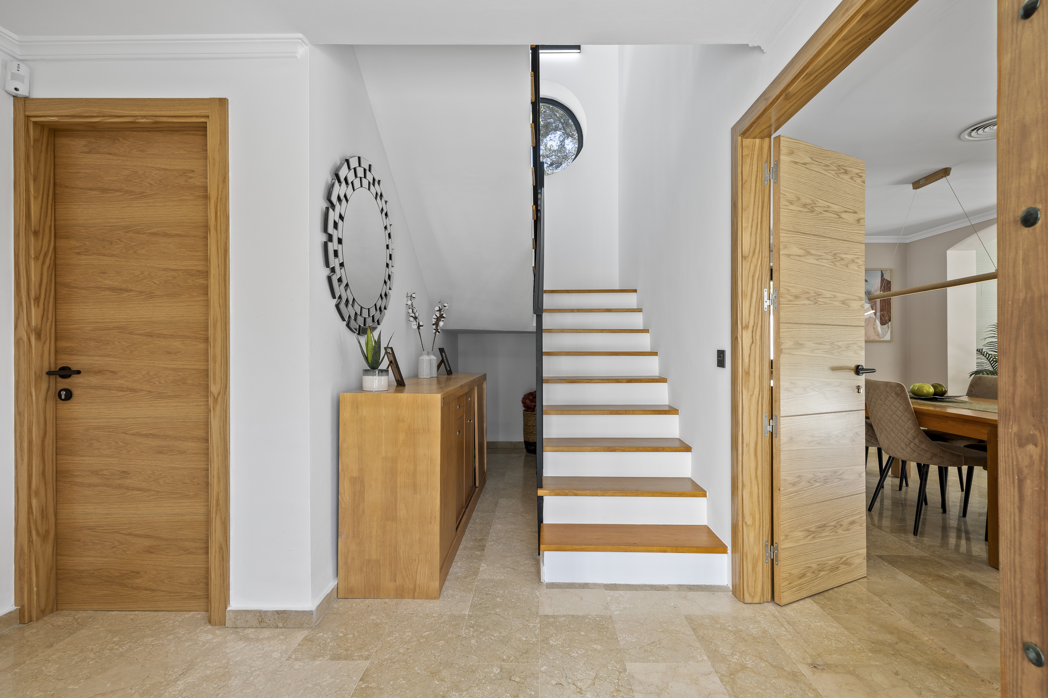 Villa · Benahavis · (79239KDT)