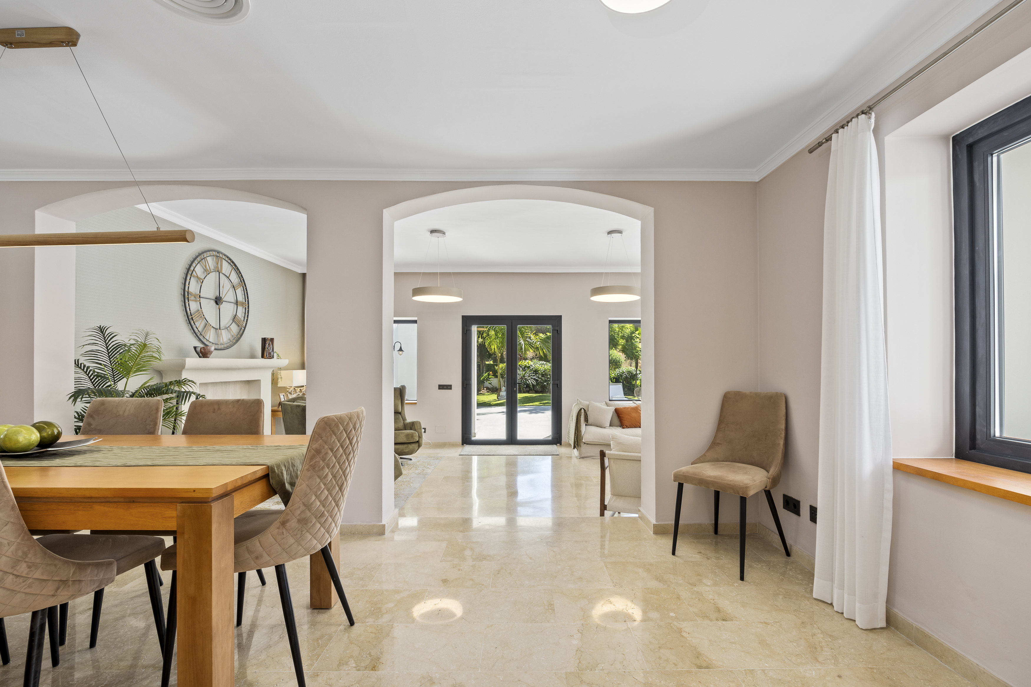 Villa · Benahavis · (79239KDT)