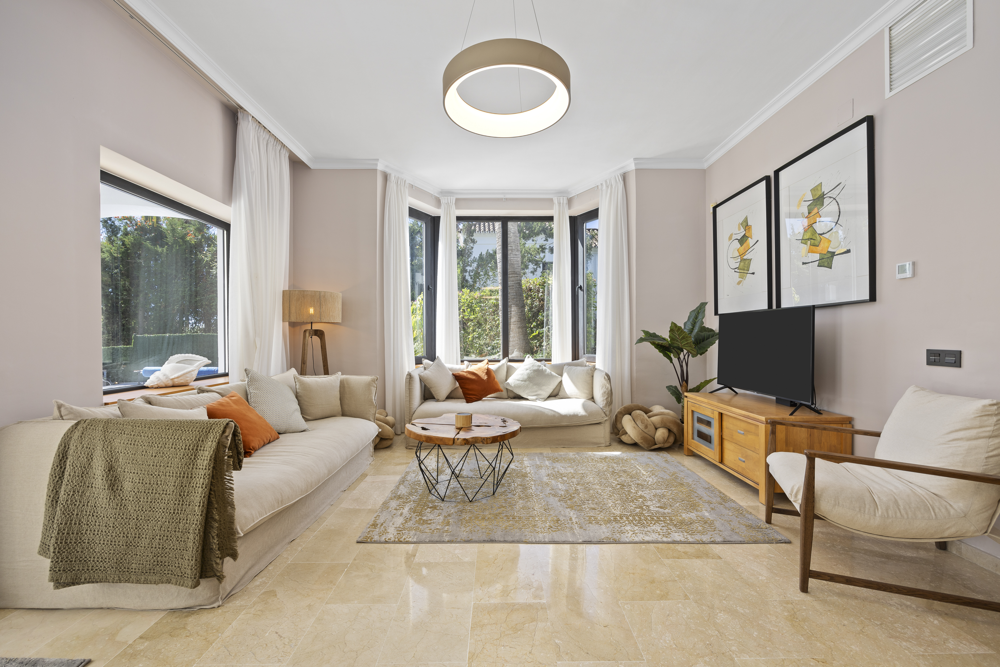 Villa · Benahavis · (79239KDT)