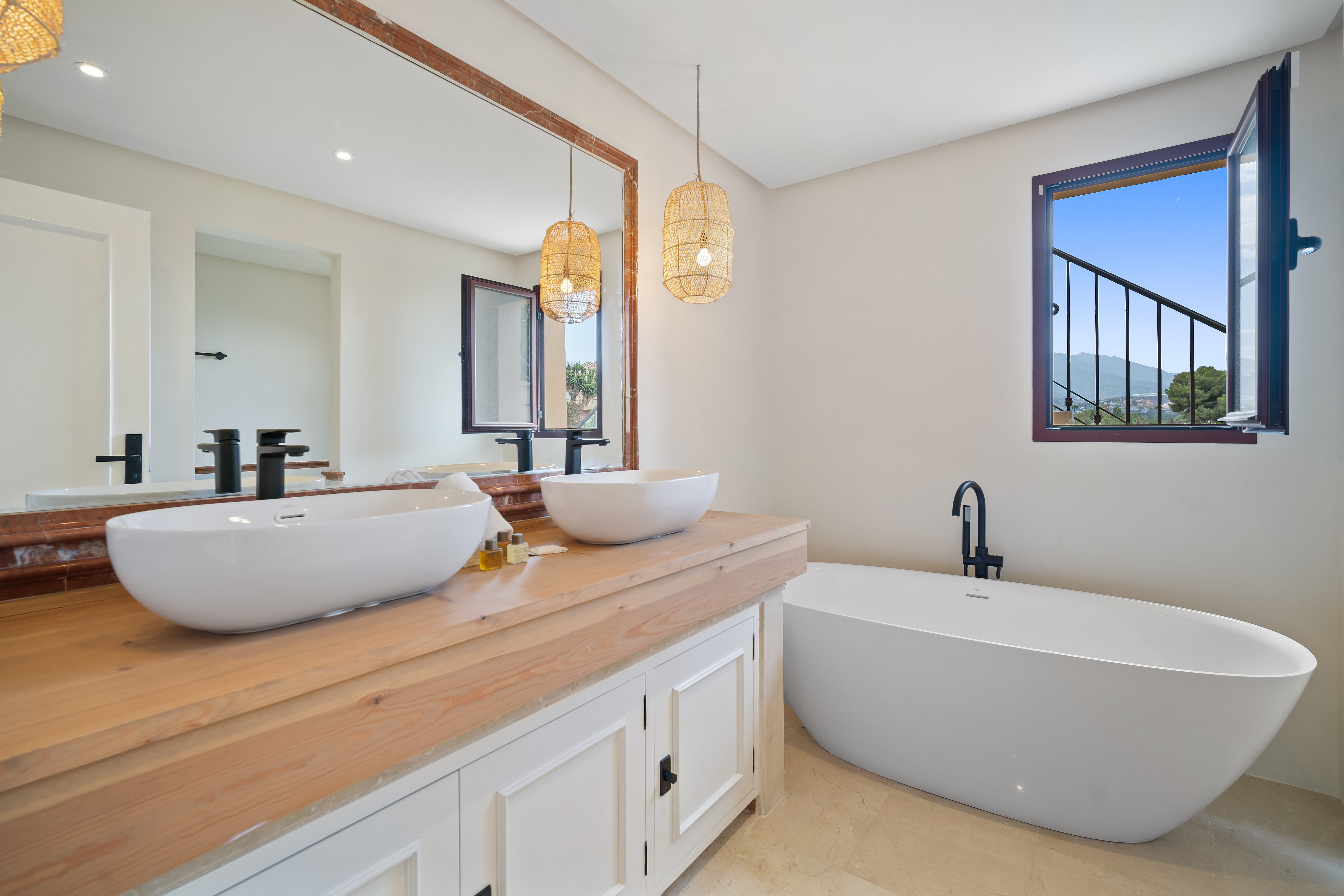 Semi Detached Villa · Marbella · (RM014)