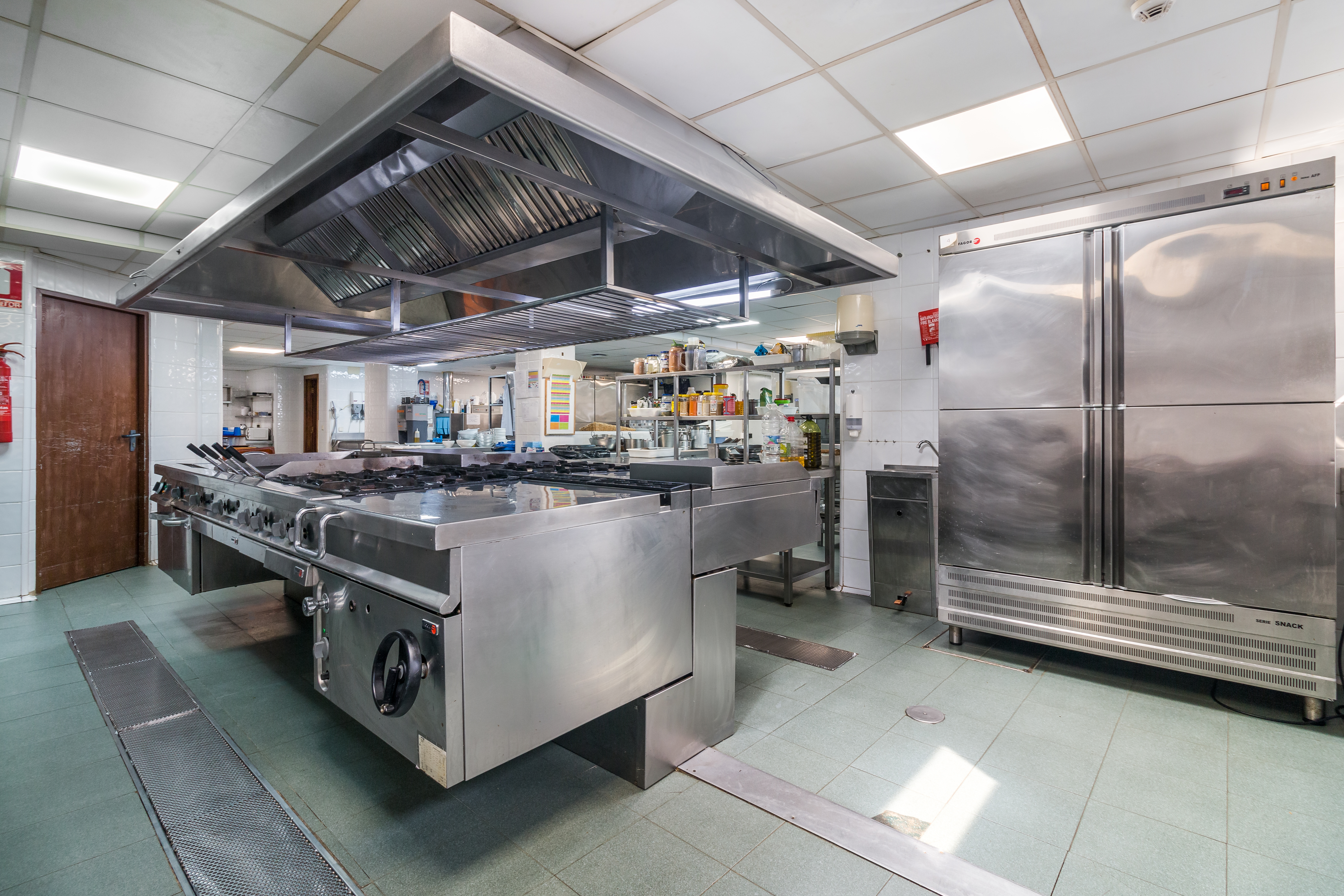 Hotel · San Roque · (R4074742)