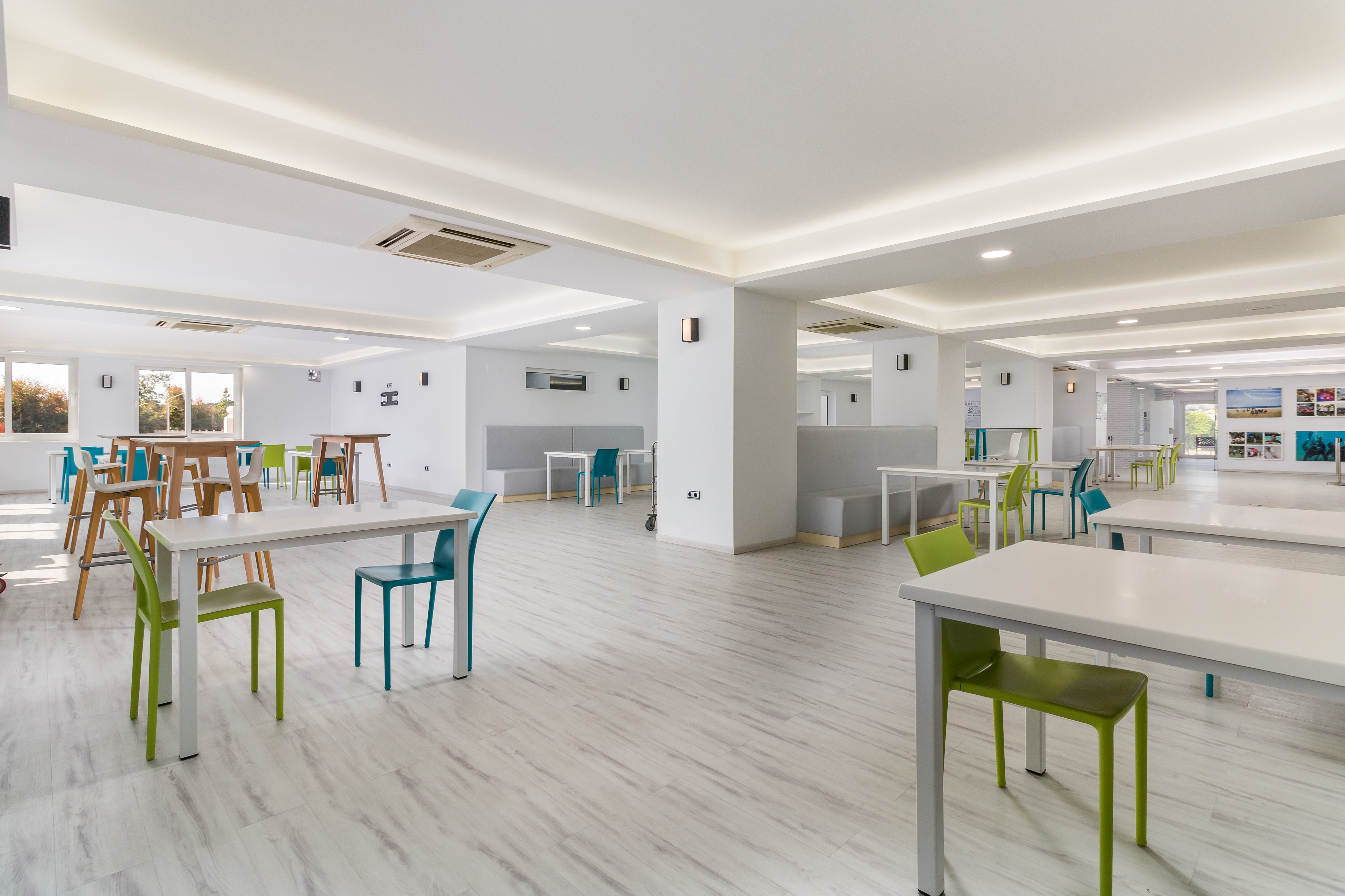 Hotel · San Roque · (R4074742)