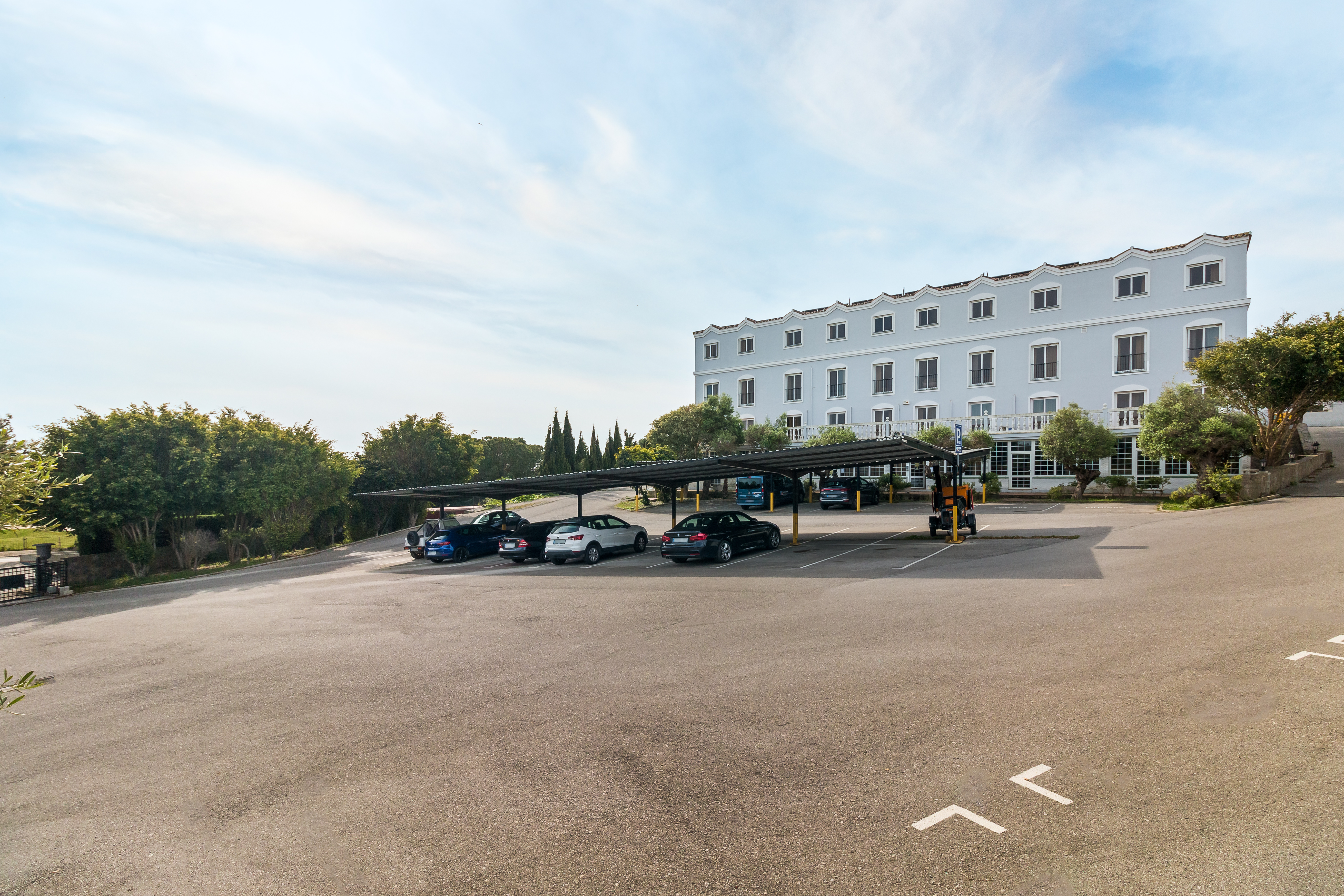Hotel · San Roque · (R4074742)