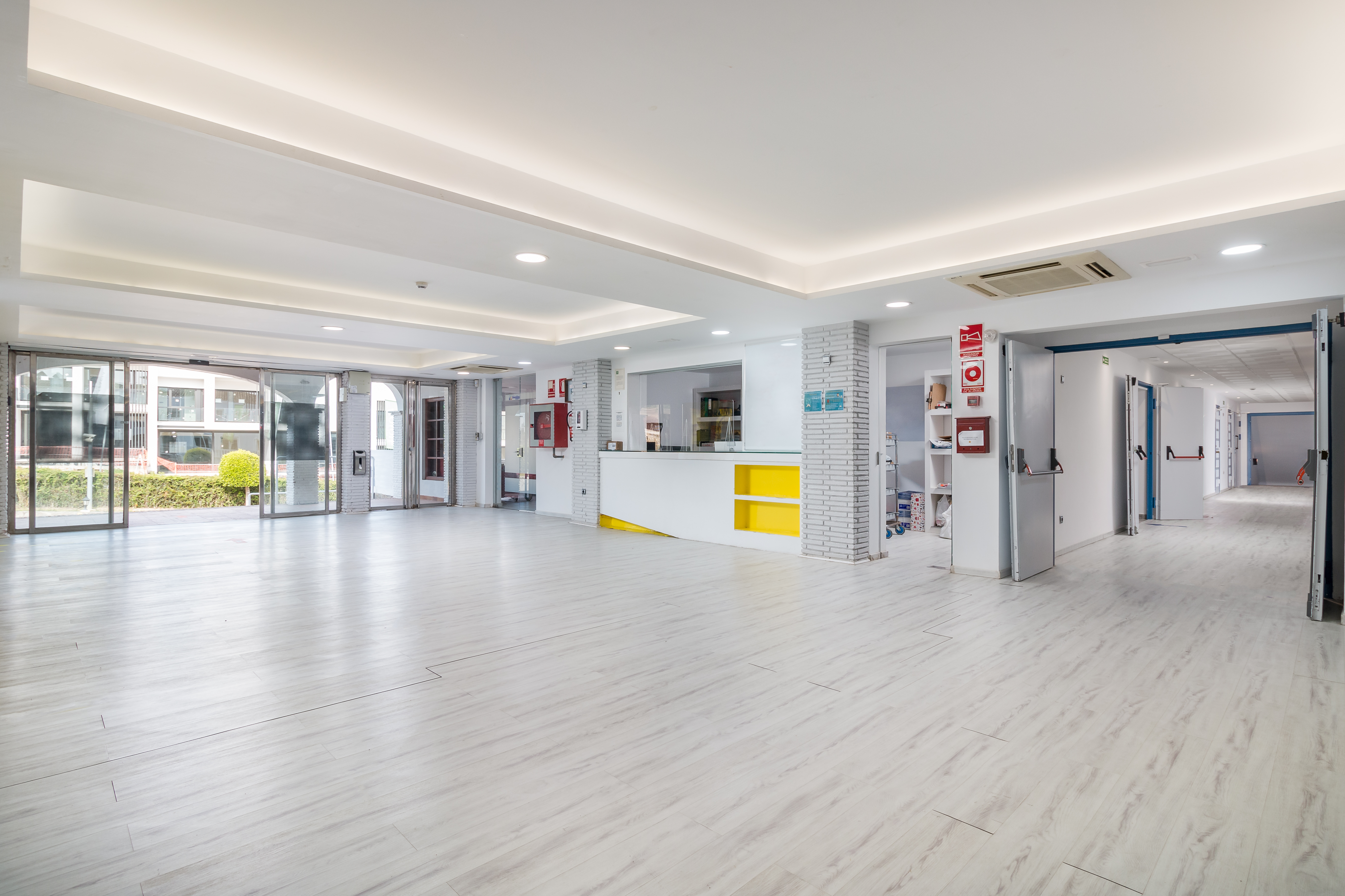 Hotel · San Roque · (R4074742)
