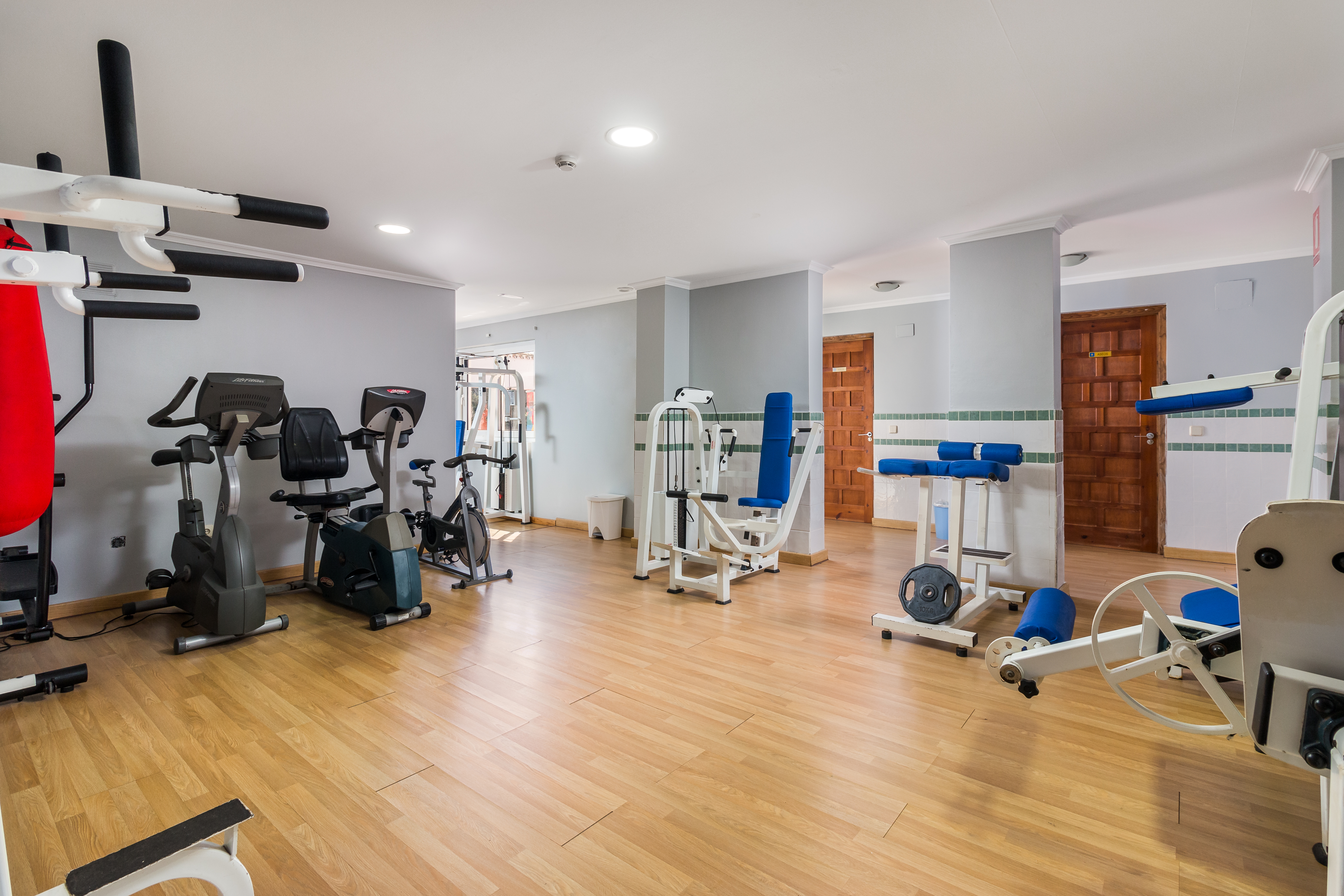 Hotel · San Roque · (R4074742)