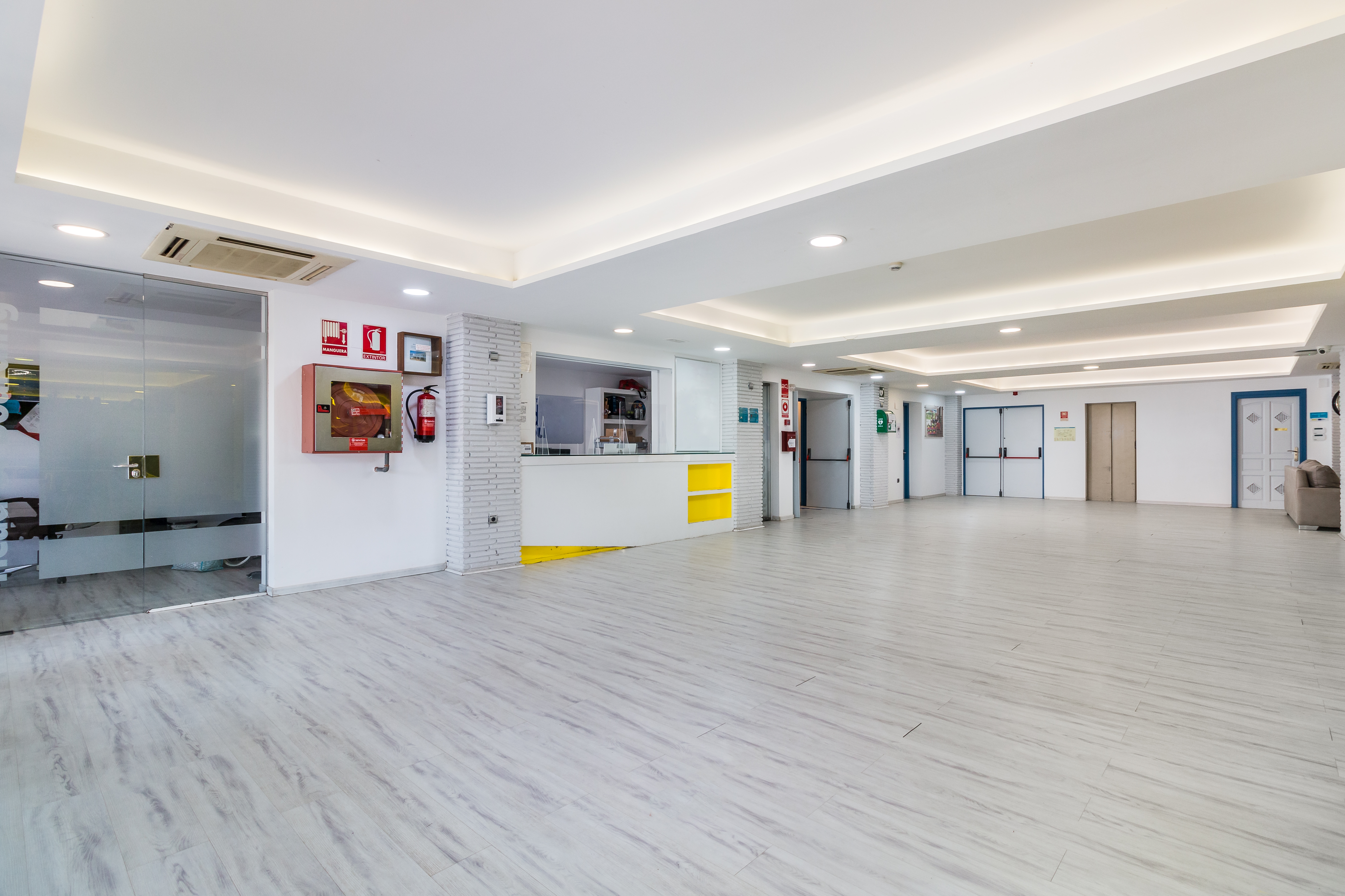 Hotel · San Roque · (R4074742)