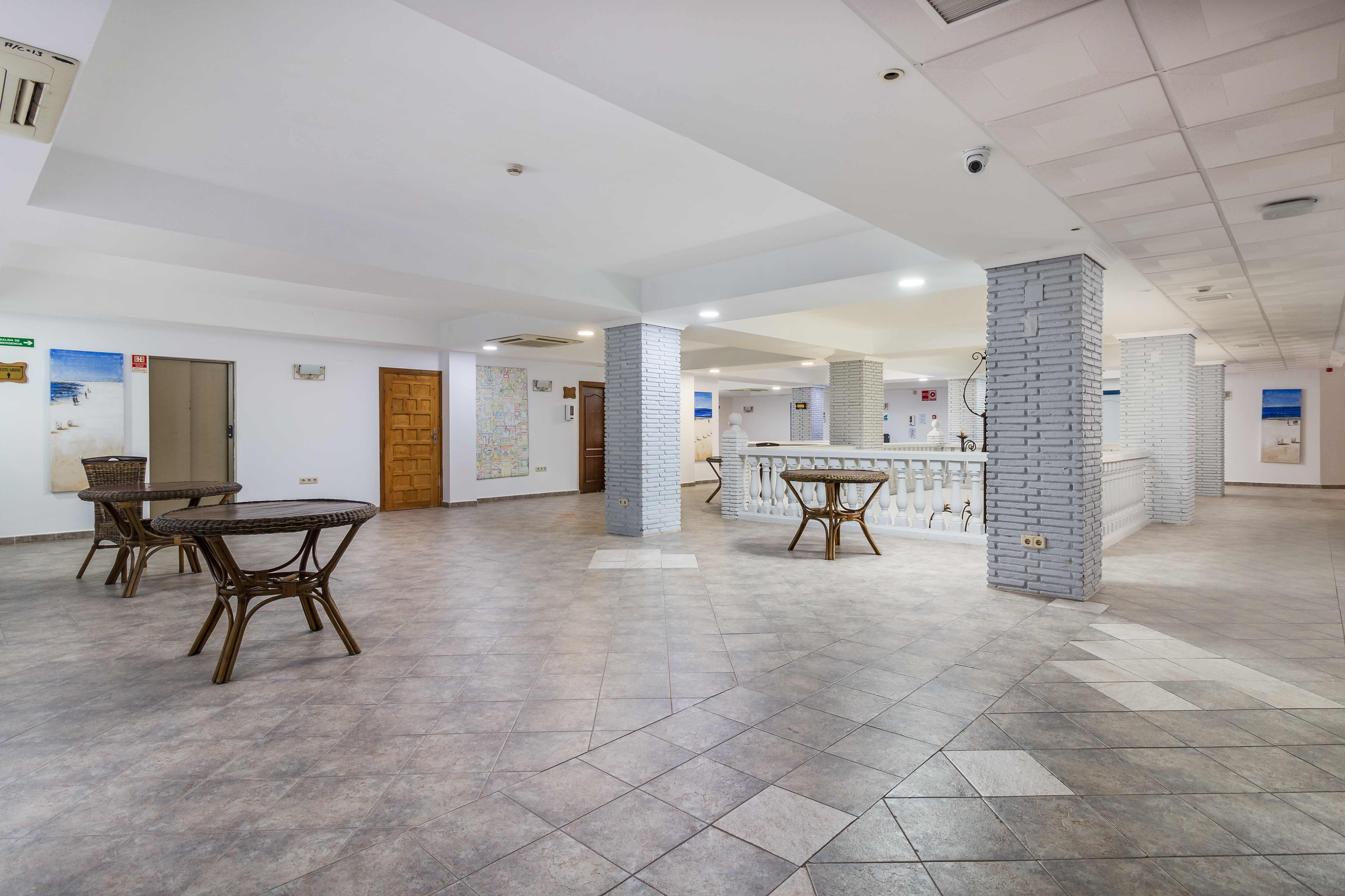 Hotel · San Roque · (R4074742)