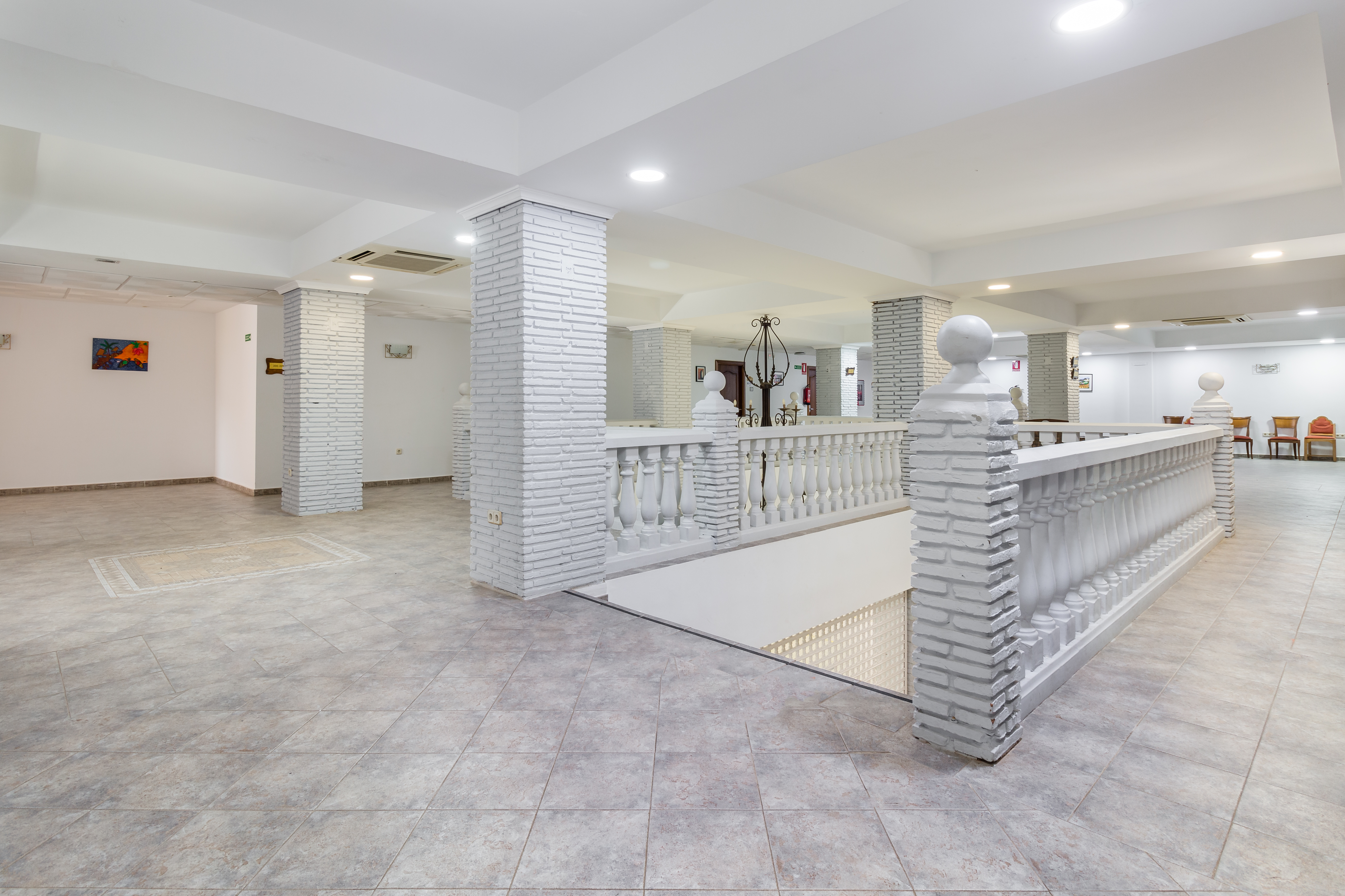 Hotel · San Roque · (R4074742)