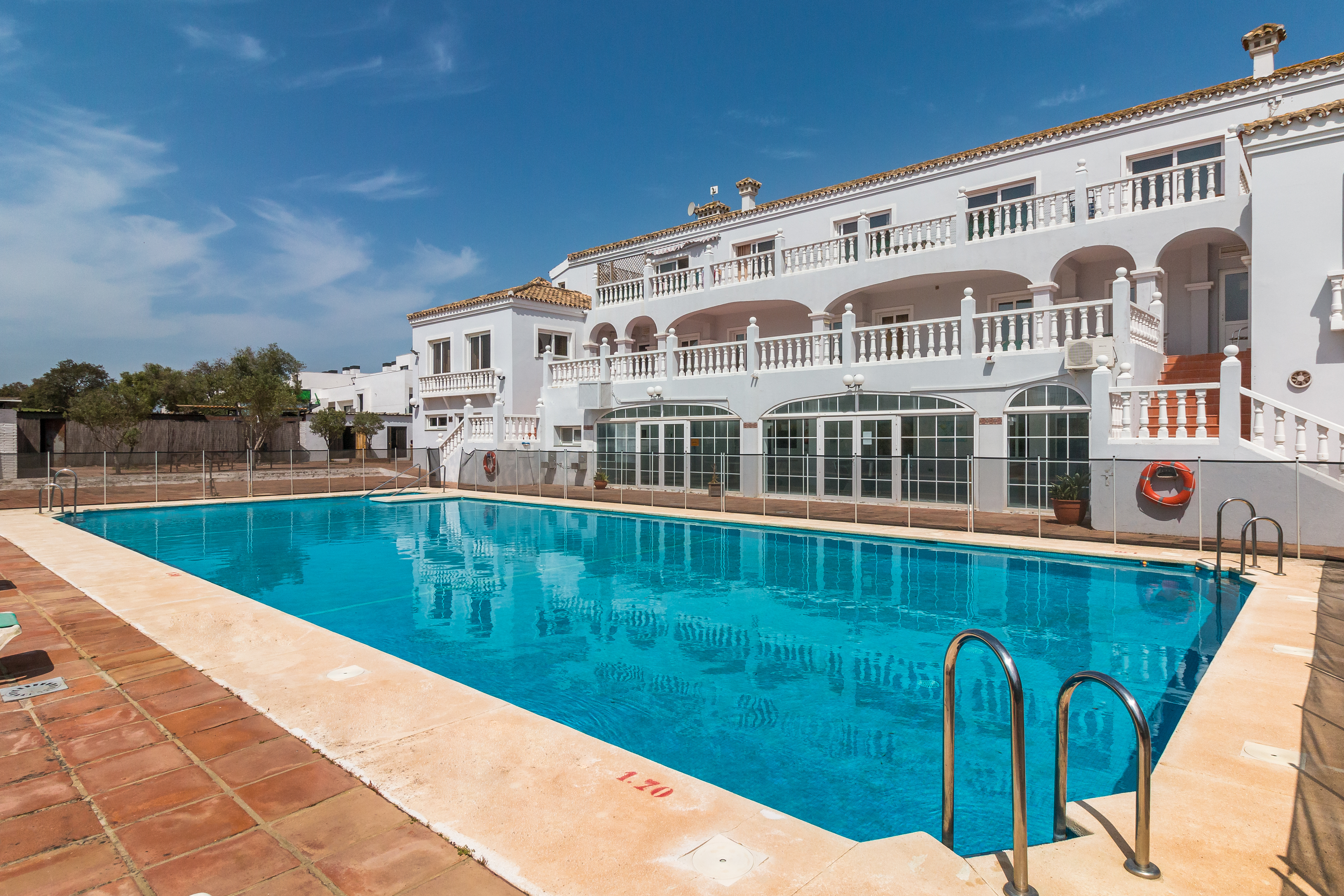 Hotel · San Roque · (R4074742)