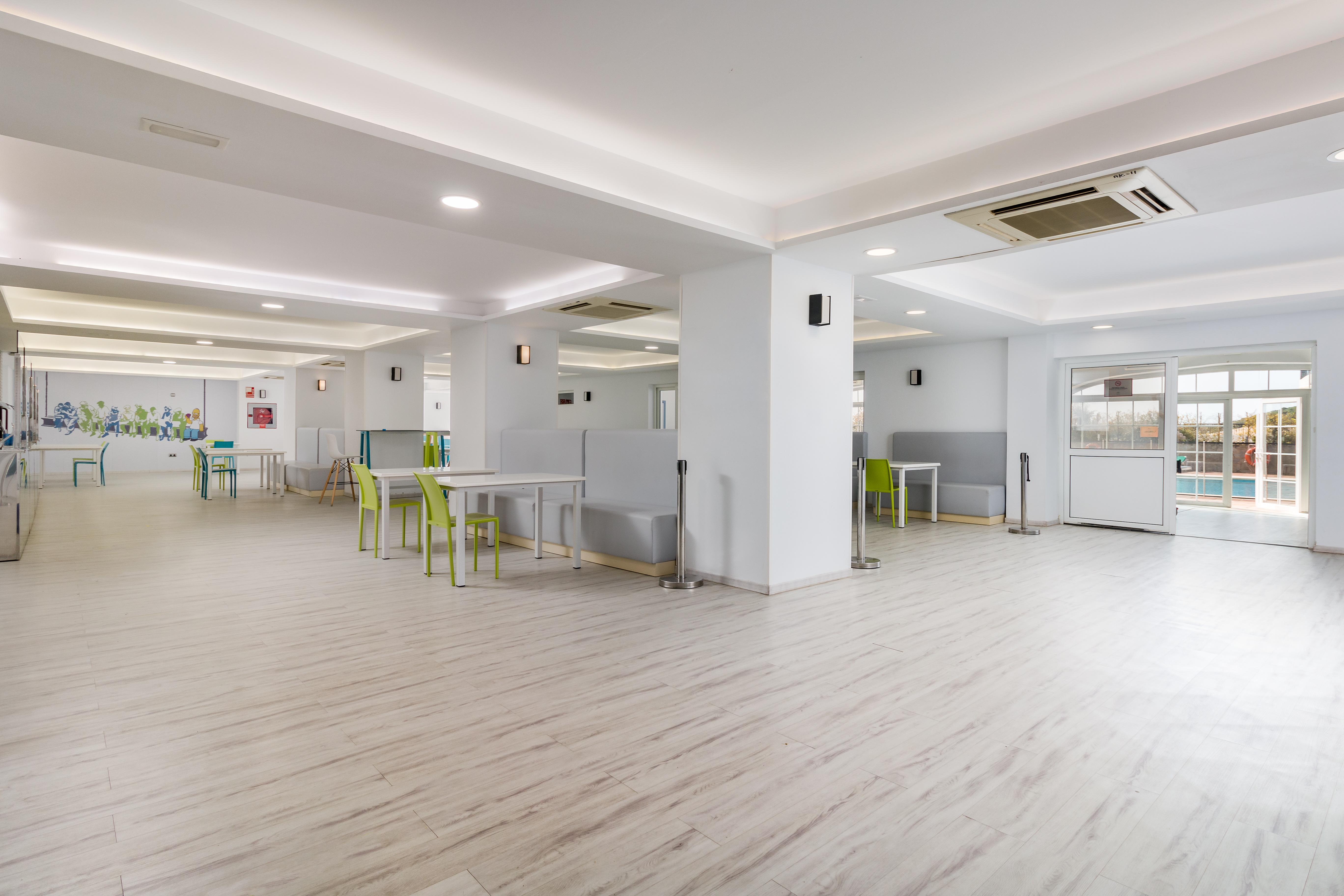 Hotel · San Roque · (R4074742)