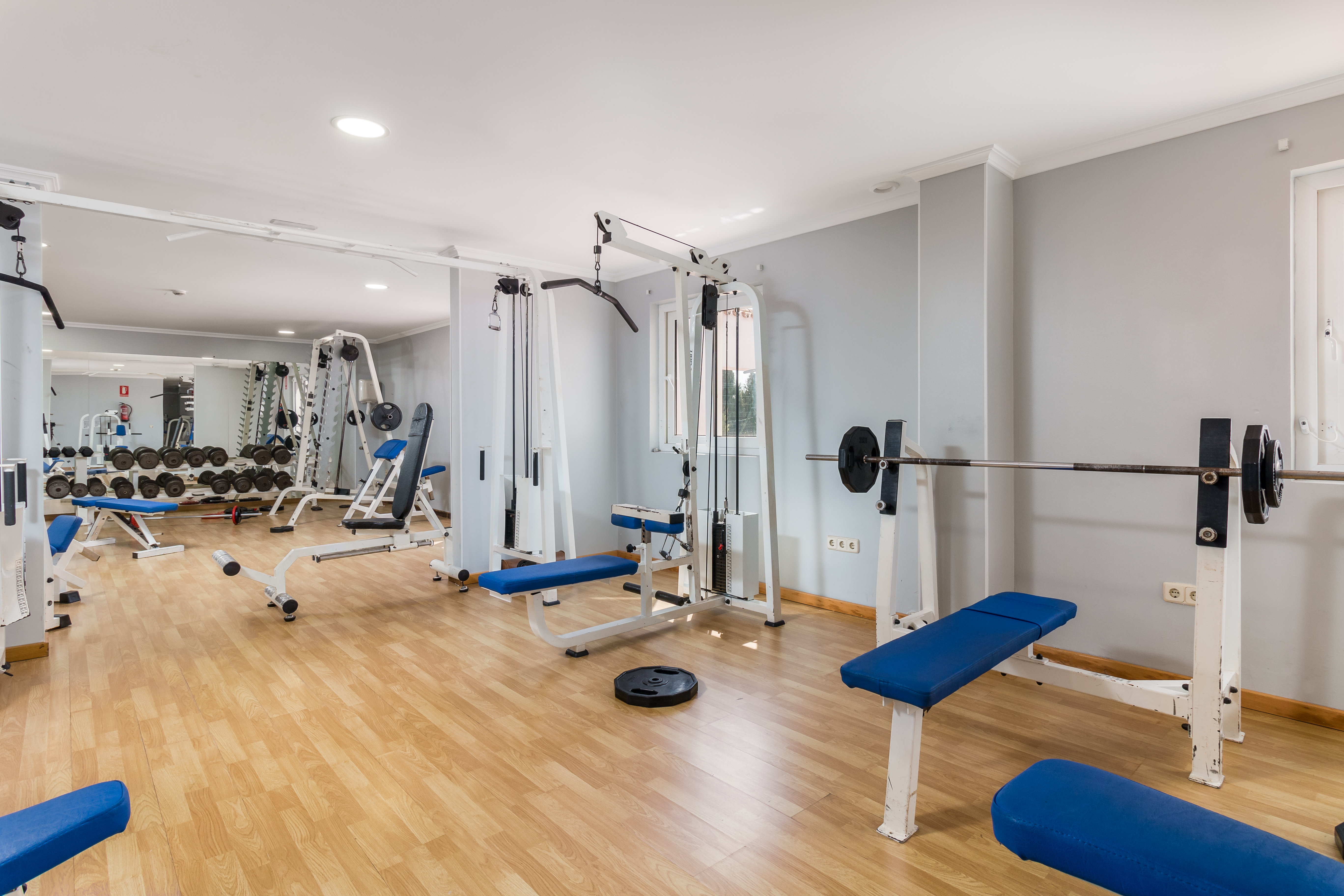 Hotel · San Roque · (R4074742)