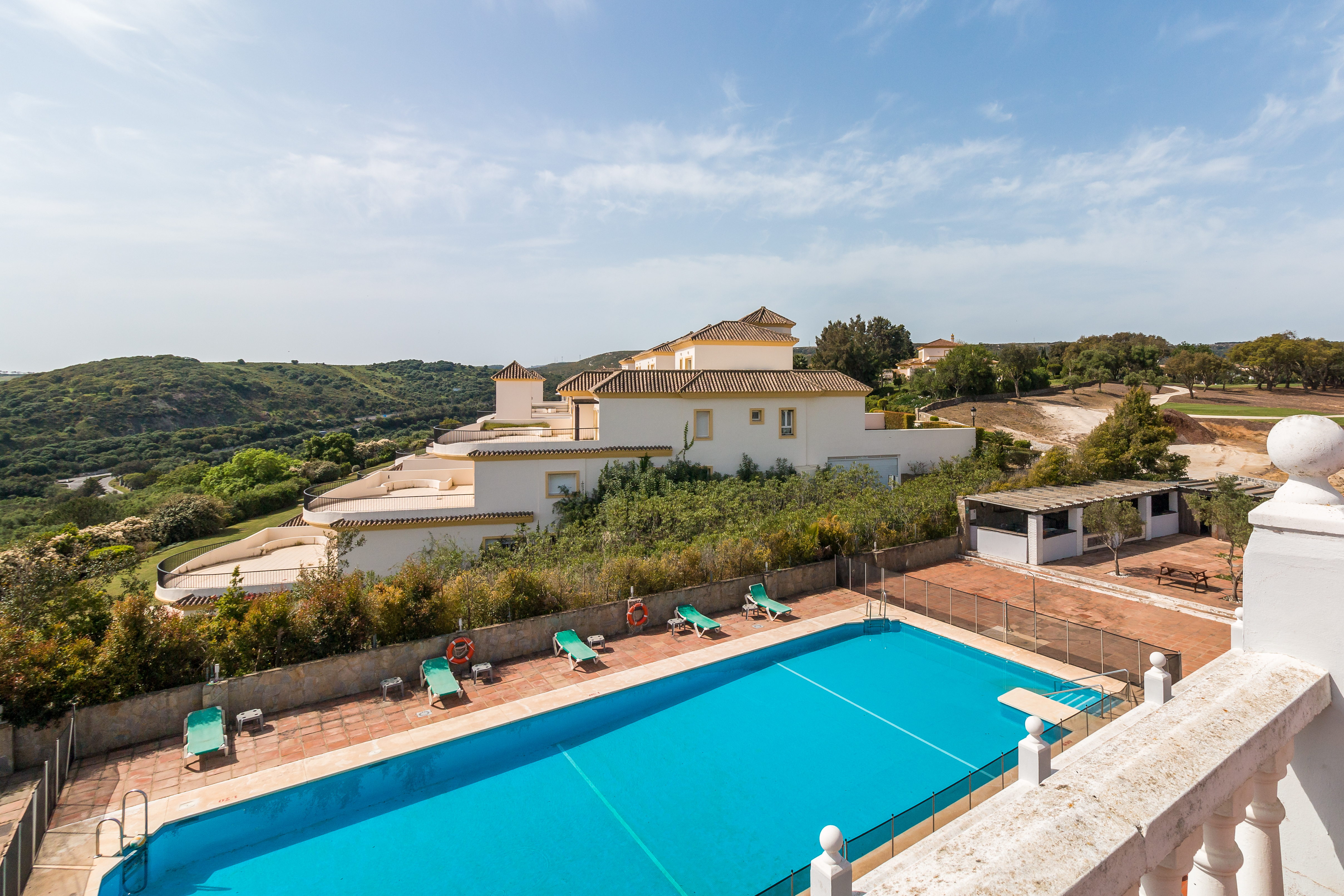 Hotel · San Roque · (R4074742)
