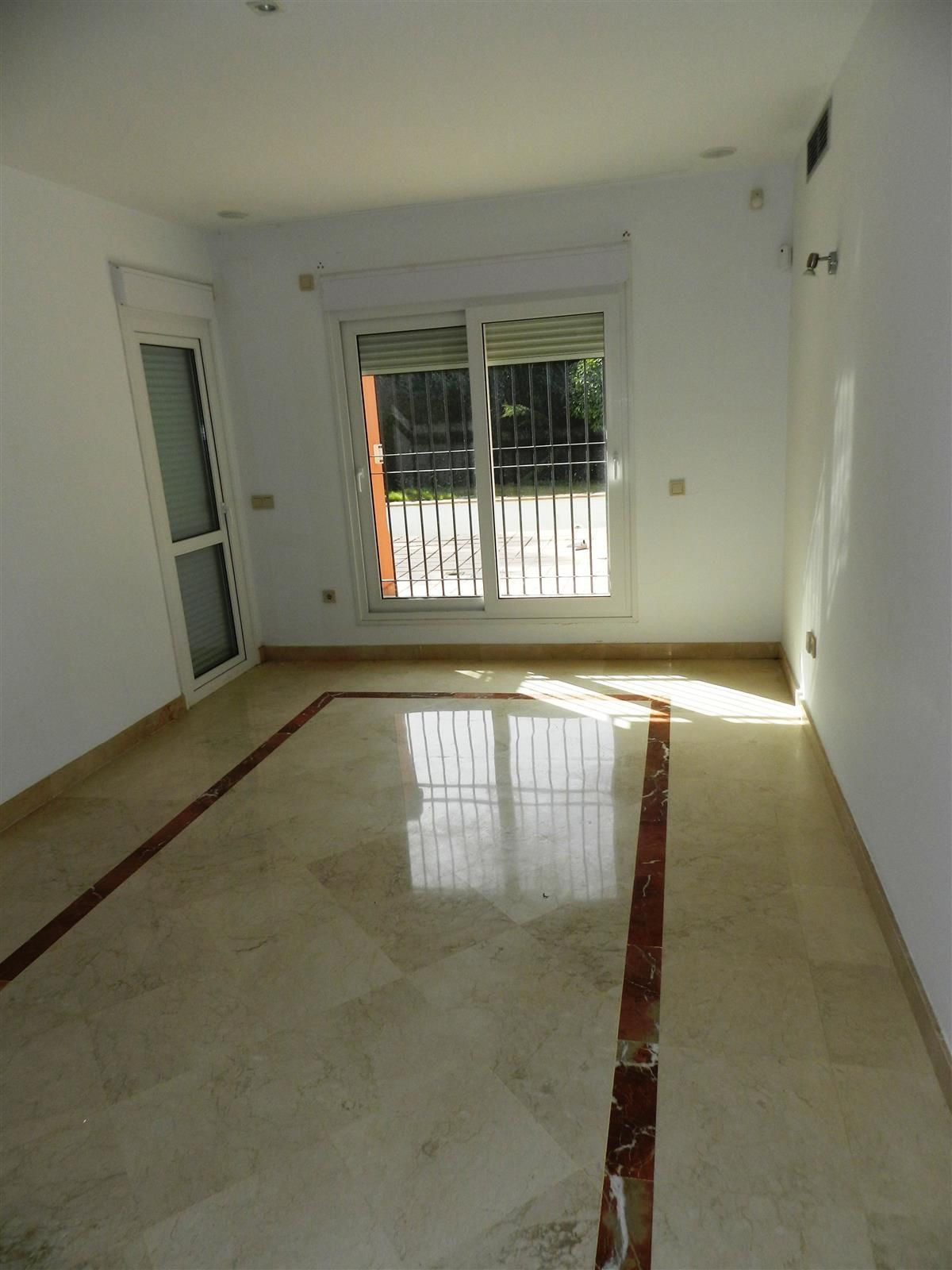 Villa · Sotogrande · (R4834600)