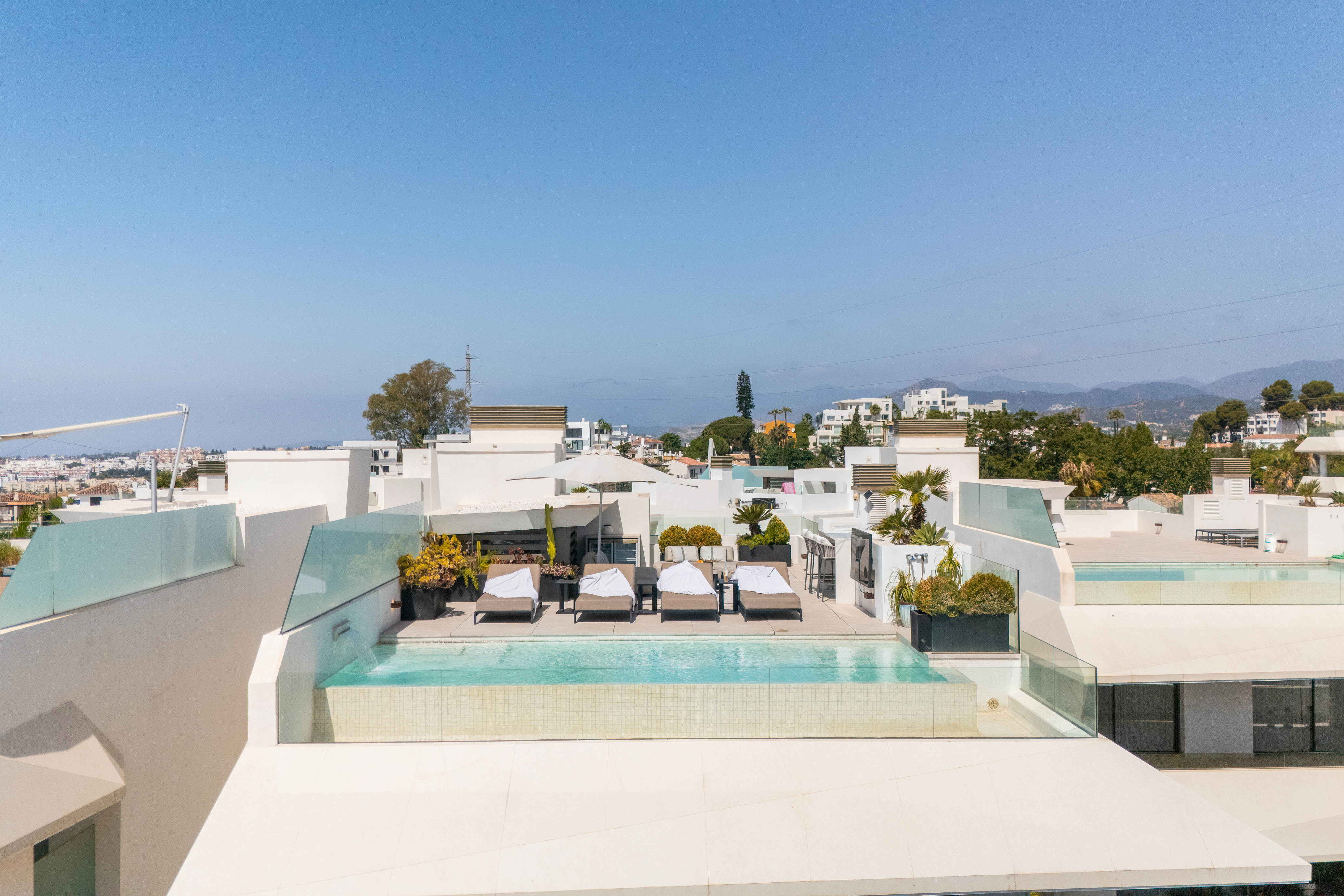 Villa · Marbella · (885-00372P)