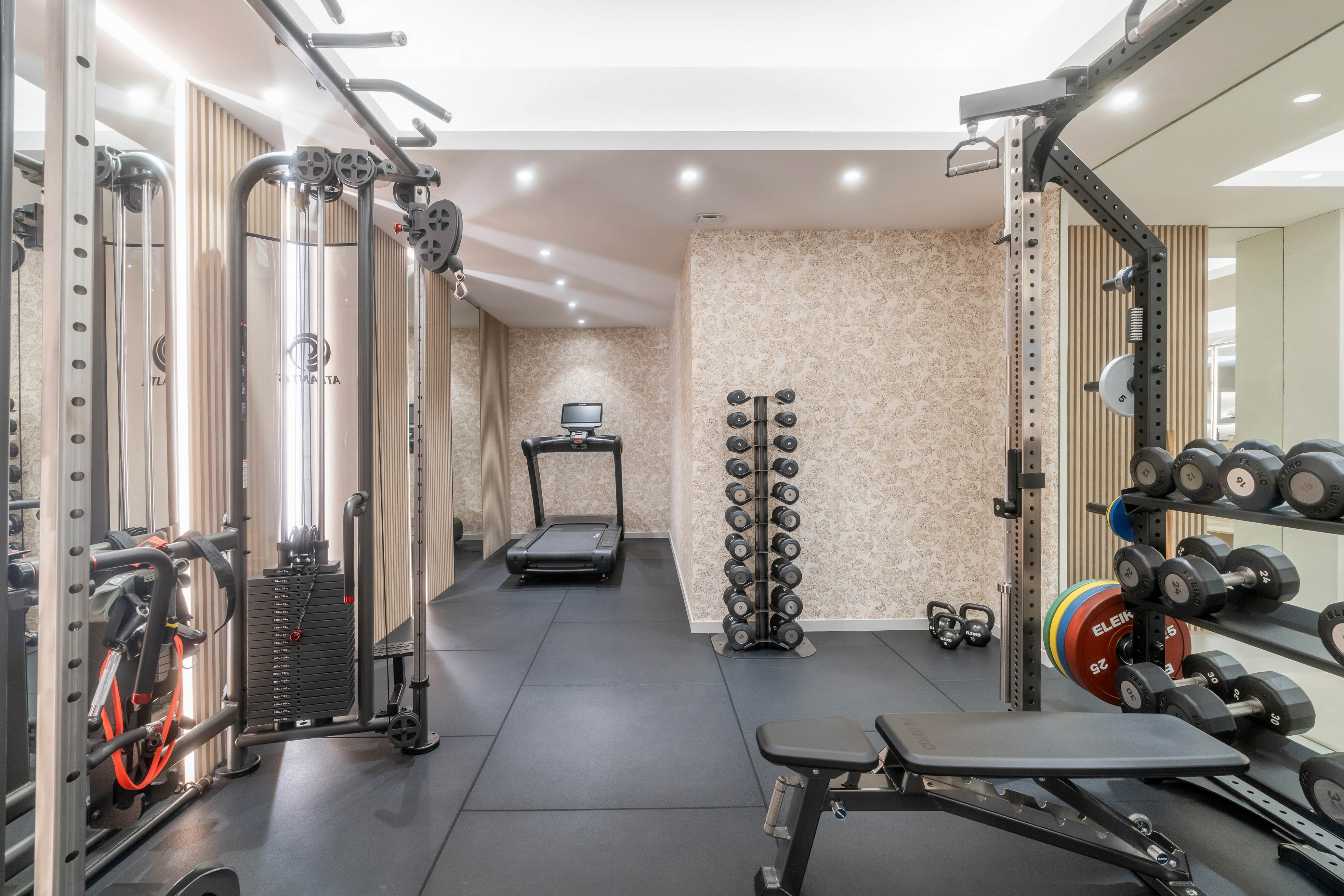 Villa · Marbella · (885-00372P)