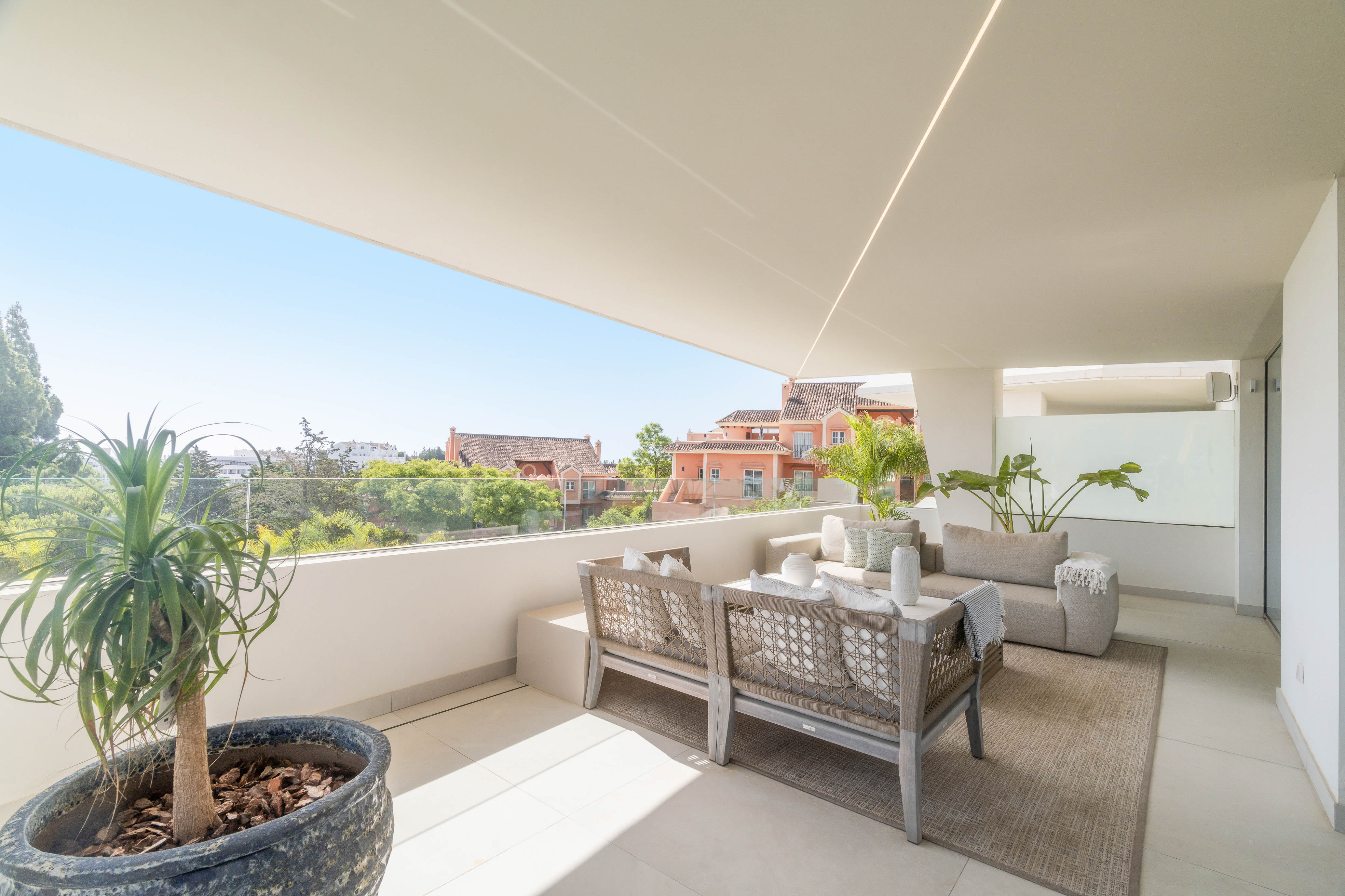 Villa · Marbella · (885-00372P)