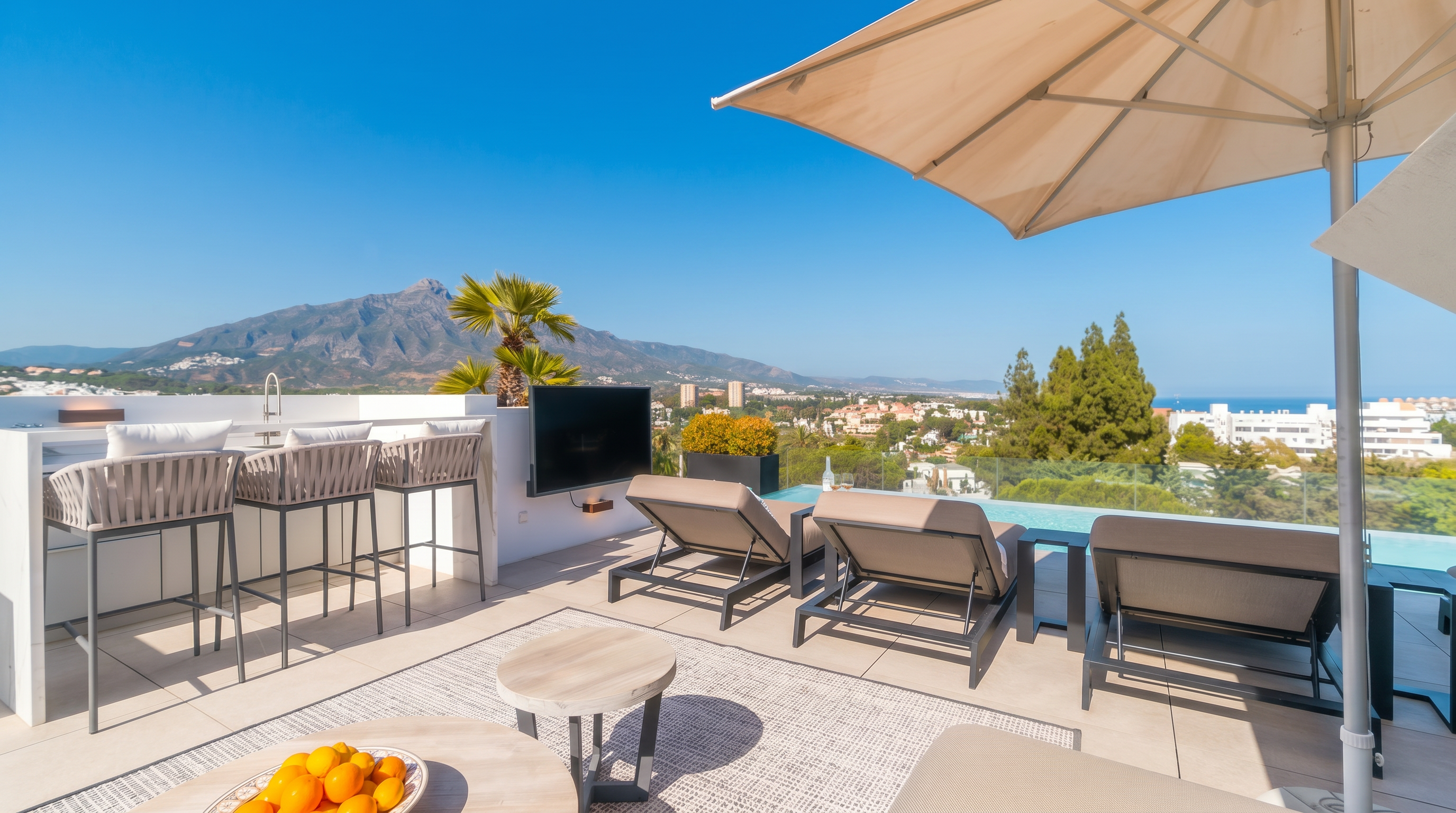 Villa · Marbella · (885-00372P)