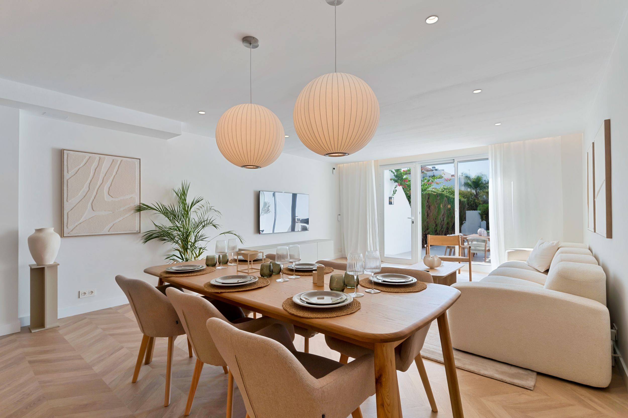 Town House · Marbella · (885-00468P)