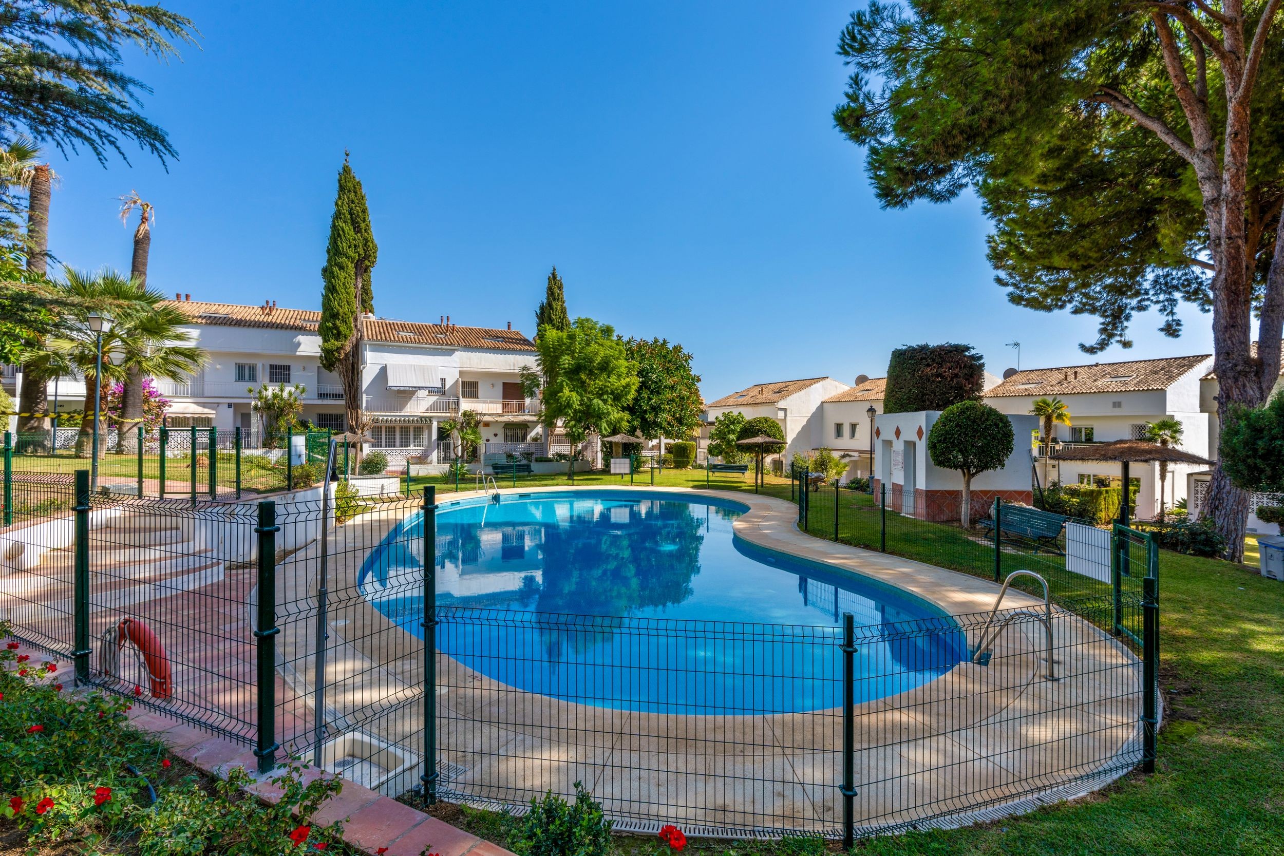 Town House · Marbella · (885-00468P)