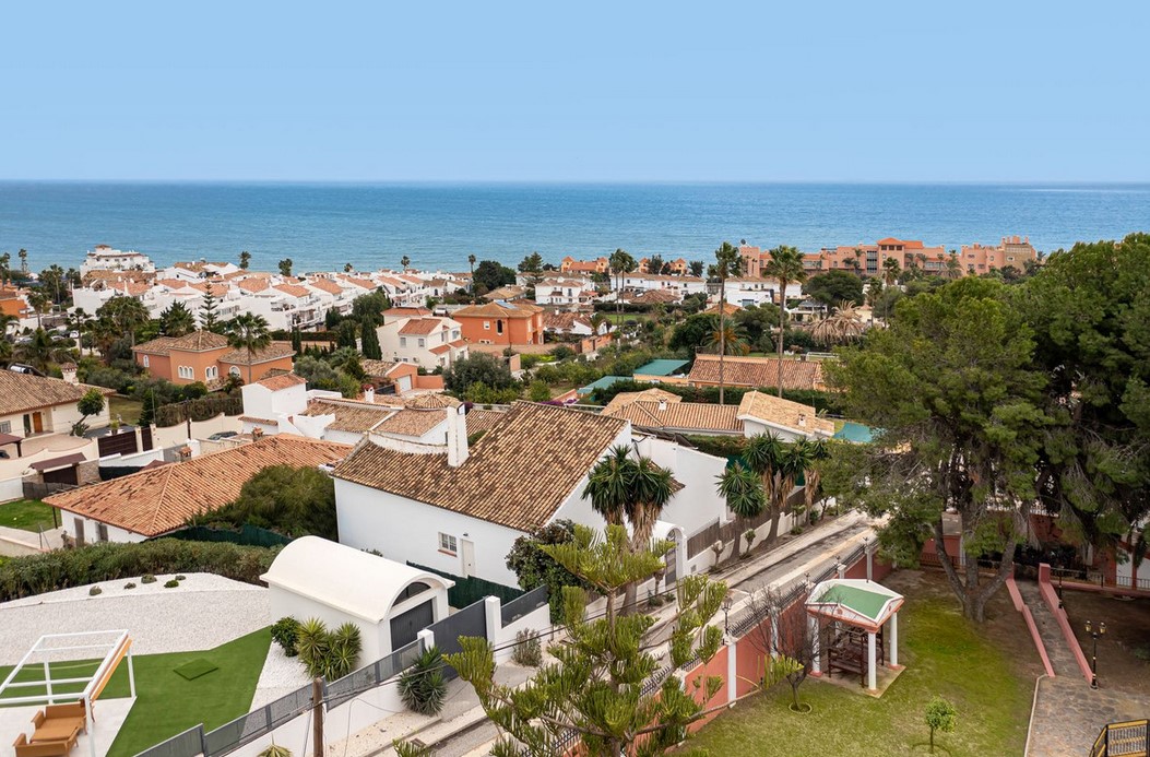 Villa · Estepona · (R3829441)