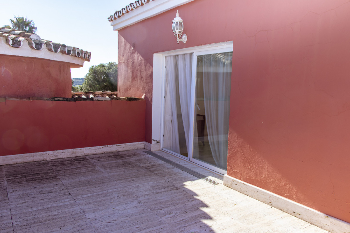 Villa · Estepona · (R3829441)