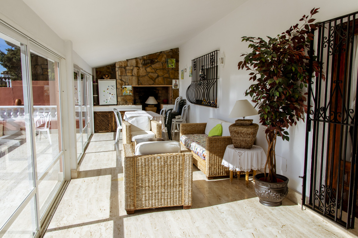 Villa · Estepona · (R3829441)